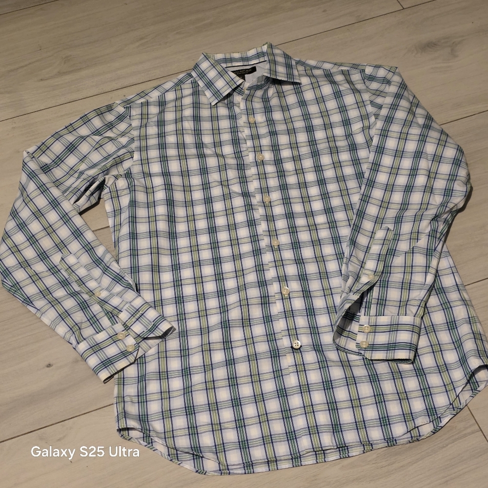68 Banana Republic White and Blue Checkered Shirt